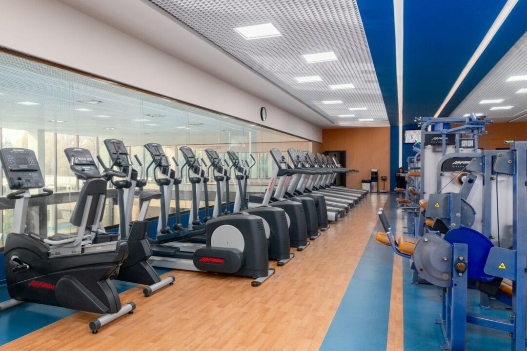 Сучасний фітнес-центр Misto у Харкові