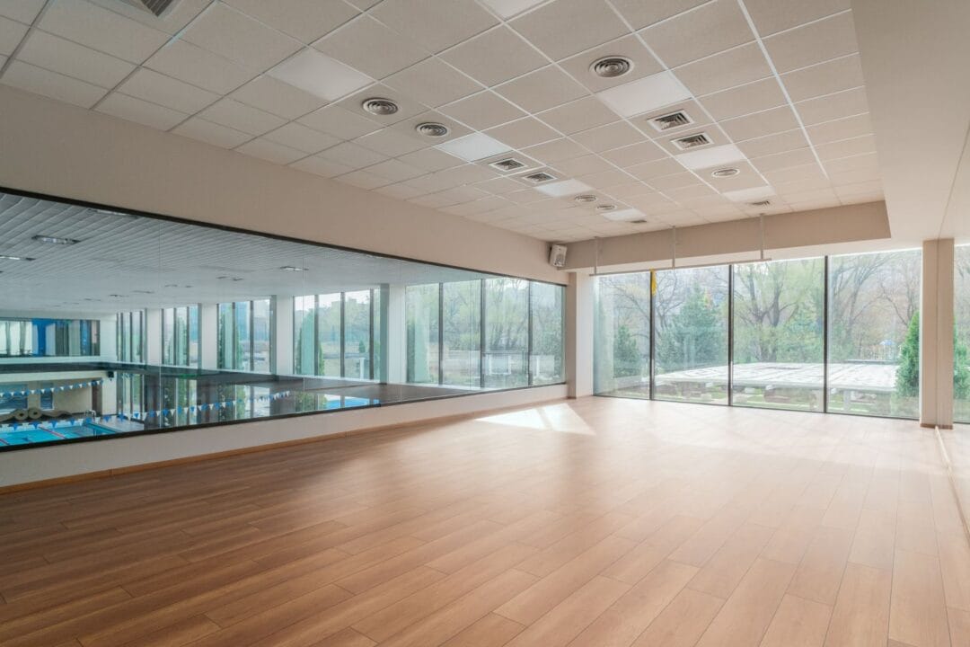 Сучасний фітнес-центр Misto у Харкові